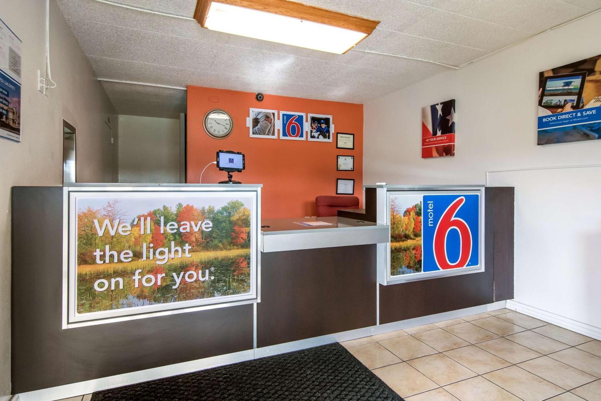 Motel 6-New Stanton, Pa Exteriör bild