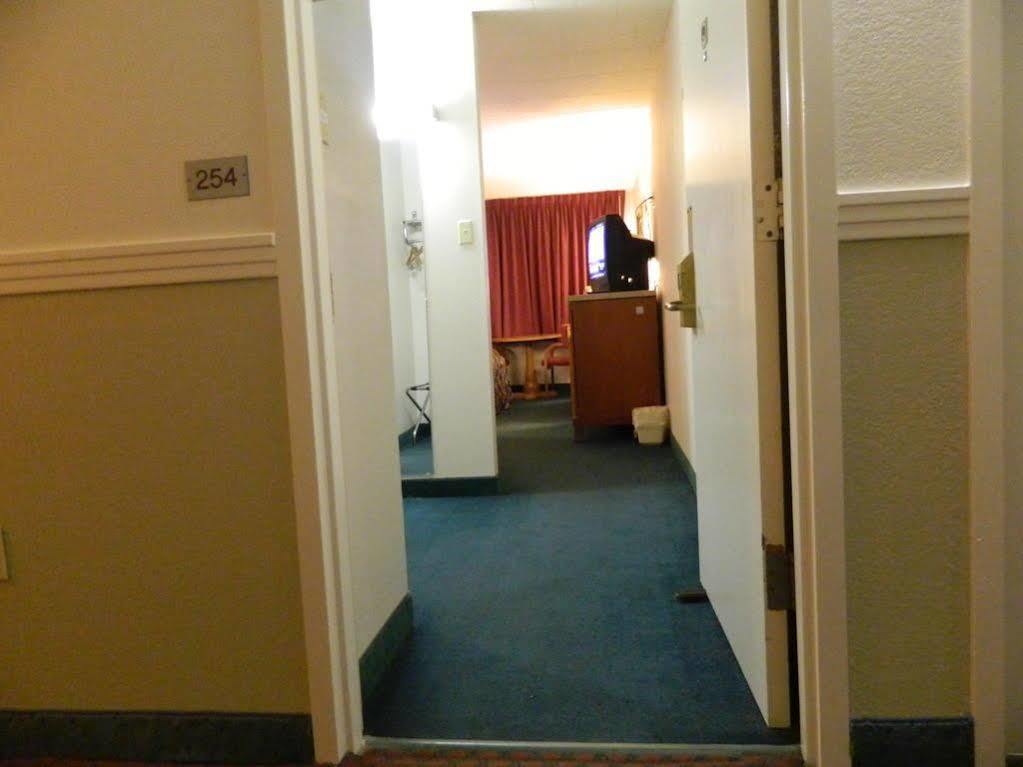 Motel 6-New Stanton, Pa Exteriör bild